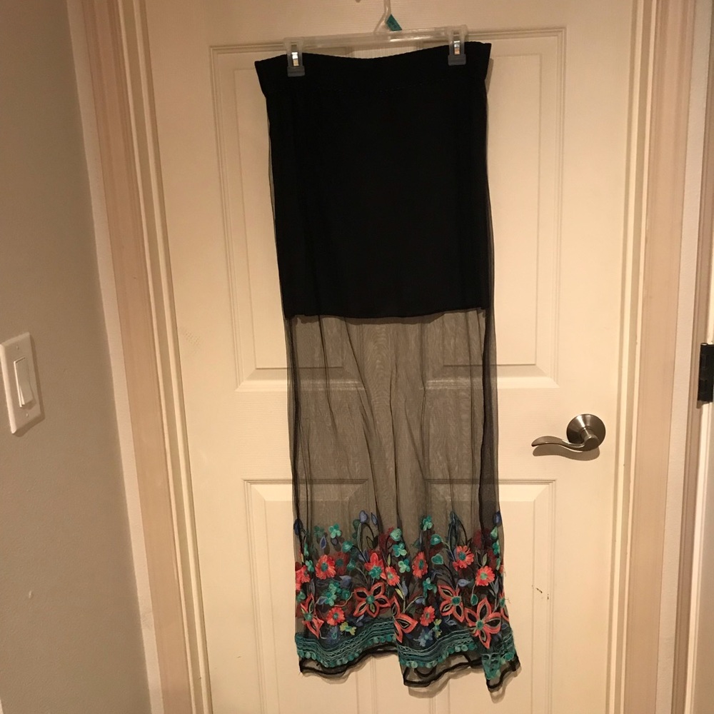 Mesh skirt